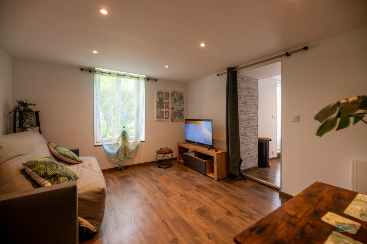 Naturel : Studio Calme Et Agreable Les Bordes Exteriér fotografie